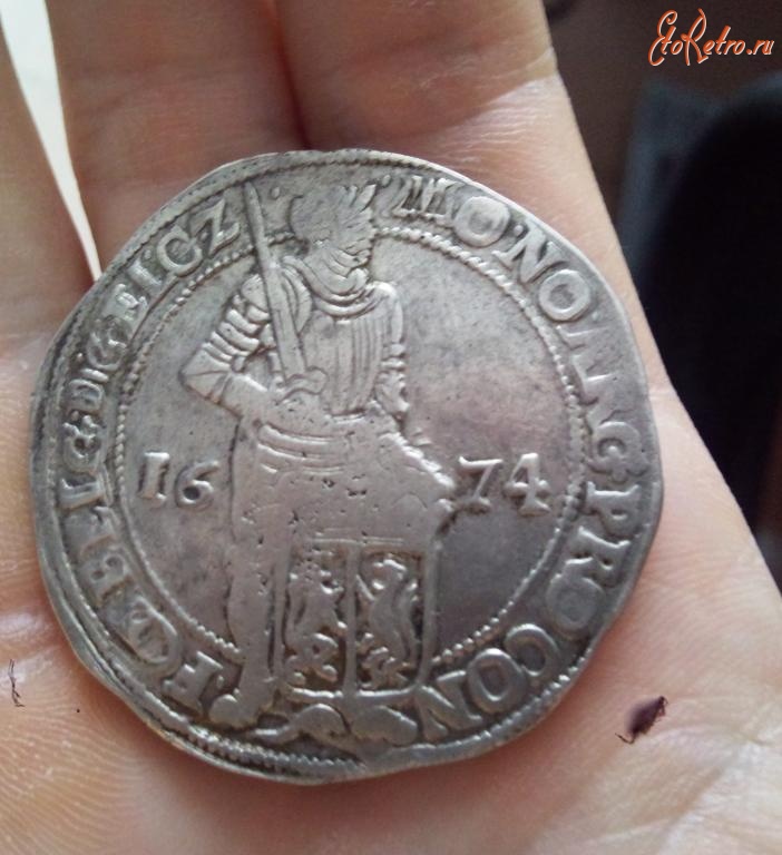 Старинные деньги (бумажные, монеты) - Талер 1674