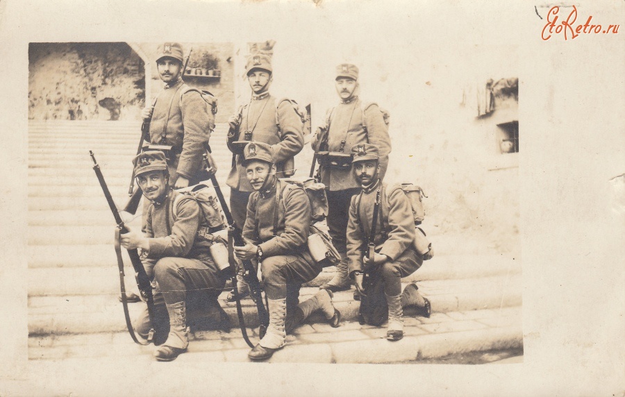 Италия - Капрал Джино Бальди и сослуживцы позируют фотографу, 1914-1918