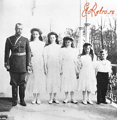 Ретро знаменитости - Император Николай II и его семья .