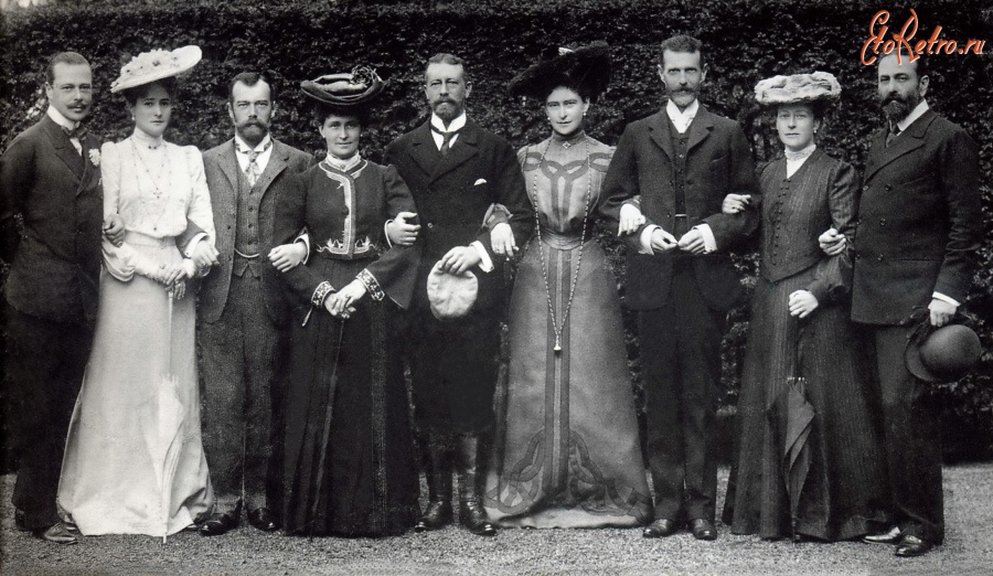 Ретро знаменитости - Императрица Александра Фёдоровна с братом и сестрами.