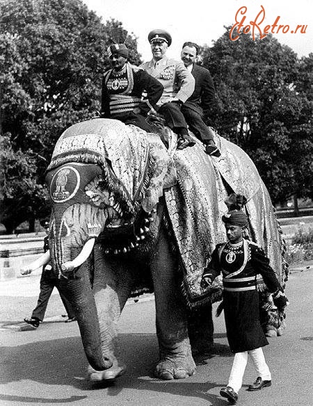 Ретро знаменитости - Маршал Г.К.Жуков во время визита в Индию,Дели