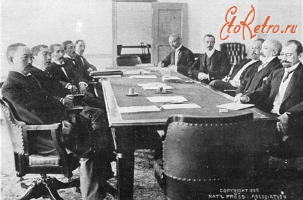 Ретро знаменитости - Делегации Российской империи и Японии обсуждают договор о нейтралитете в Портсмуте, США, 1905