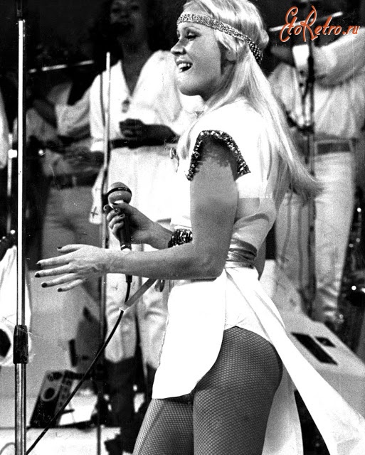 Ретро знаменитости - Соблазнительная и сексуальная блондинка Agnetha Faltskog из ABBA.Фото 80-х