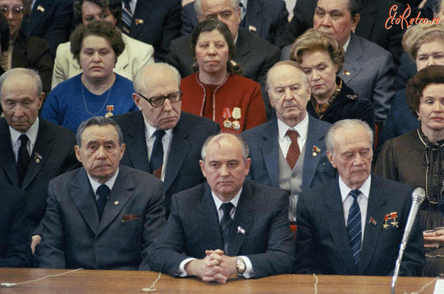 Ретро знаменитости - М.С. Горбачёв на концерте в Большом Театре