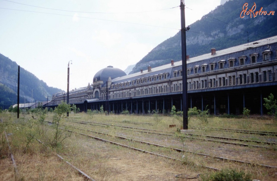 Испания - Gare internationale de Canfranc - le c?t? du quai fran?ais (1994) Испания