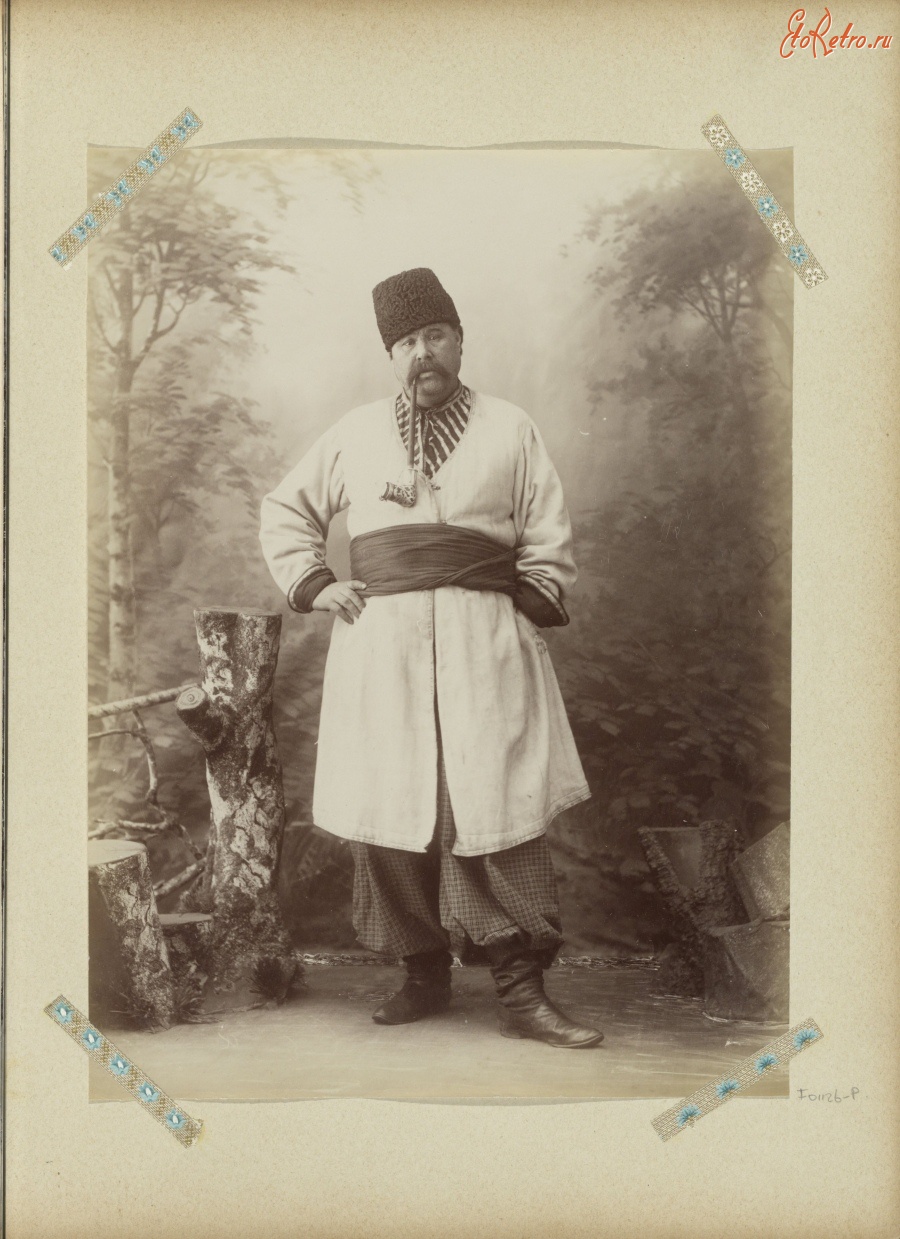 Грузия - Типы Кавказа. Портрет неизвестного мужчины с трубкой
