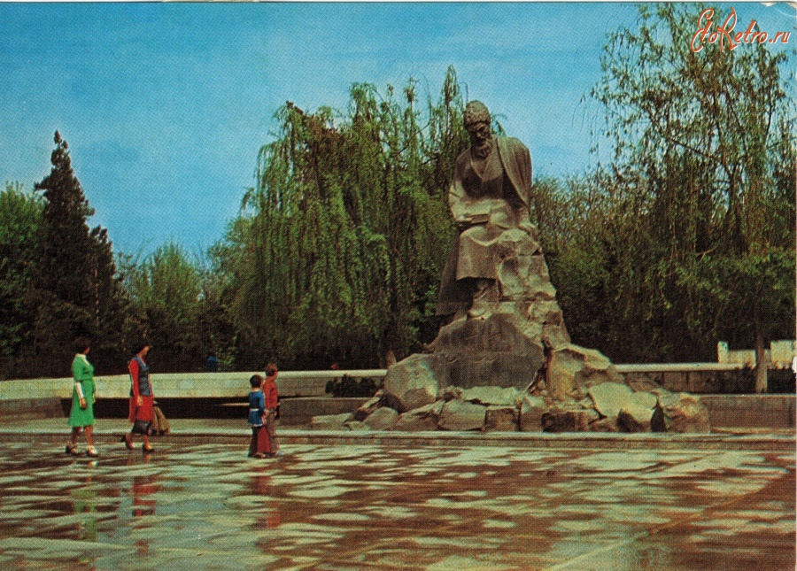 Ашхабад - Ашхабад. Памятник Махтумкули.