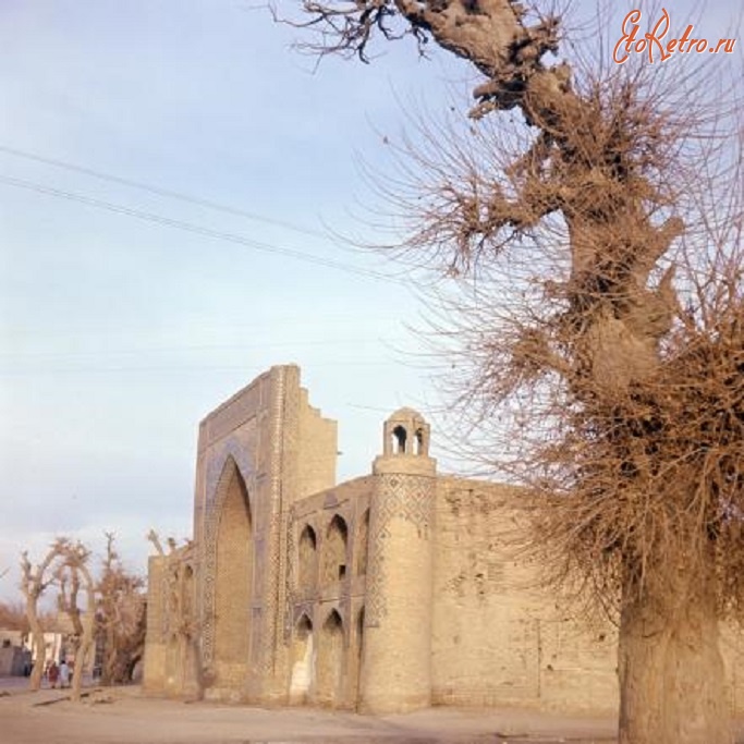 Узбекистан - Медресе Модари-хан (XVI век) в Бухаре. 1967.