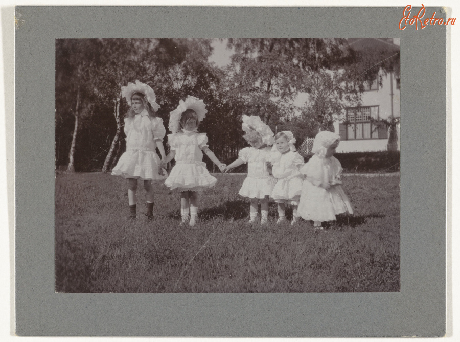 Нидерланды - Пять дочерей Генри Паува в загородном поместье