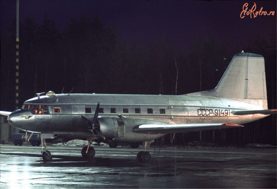 Авиация - Самолёт Ил-14 в аэропорту Магадана 47 км. 1954-1960