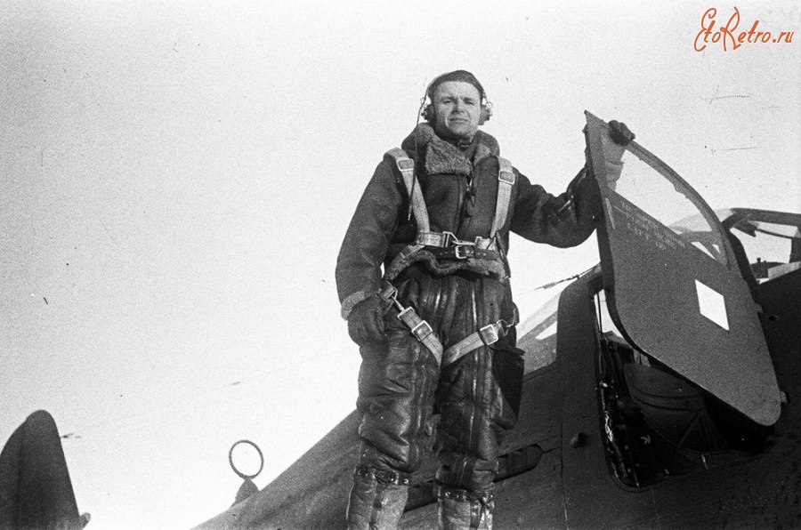 Авиация - Личный состав 1 ПАП. Капитан Дроздов И.Н. Командир 1-й эскадрильи. Алсиб, 1943
