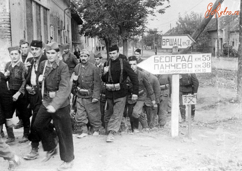 Сербия - Югославские партизаны направляются в Белград после его освобождения частями Красной Армии