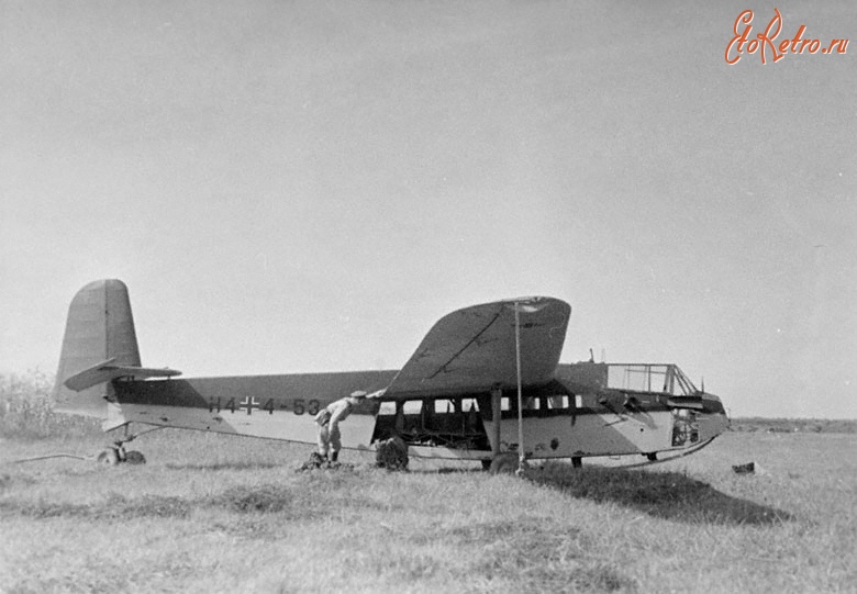 Сербия - Один из десяти планеров, захваченных югославскими партизанами на одном из немецких аэродромов вблизи Белграда
