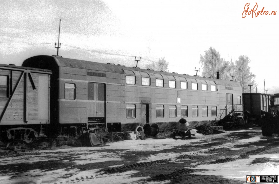 Железная дорога (поезда, паровозы, локомотивы, вагоны) - Двухэтажный вагон на ст.Троицк.Челябинская область.