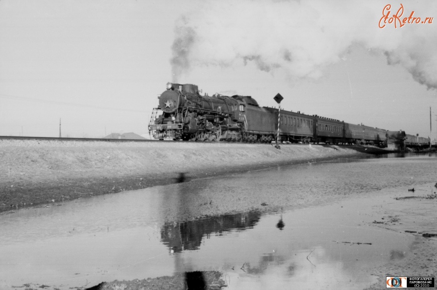 Железная дорога (поезда, паровозы, локомотивы, вагоны) - Паровоз ФДп20-215 (ИС20-215) с поездом.