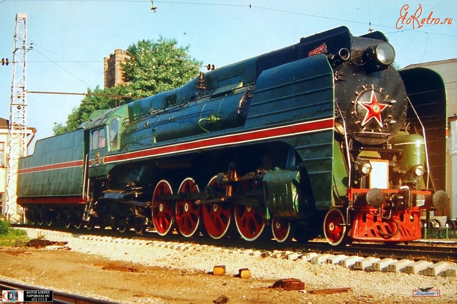 Железная дорога (поезда, паровозы, локомотивы, вагоны) - Паровоз-памятник П36-0120 в депо им.Ильича,Москва.