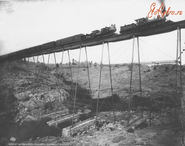 Железная дорога (поезда, паровозы, локомотивы, вагоны) - Железнодорожный мост через реку Дейл-Крик,штат Вайоминг,США.