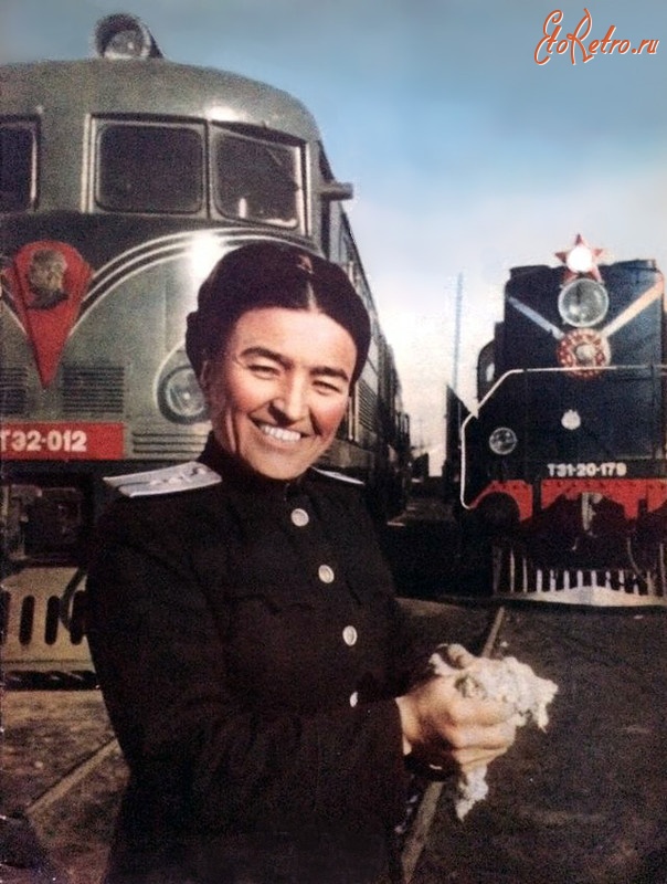 Железная дорога (поезда, паровозы, локомотивы, вагоны) - Первая женщина-машинист тепловоза Башарат Мирбабаева,депо Ташкент