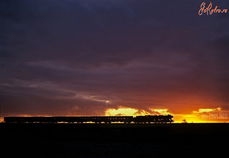 Железная дорога (поезда, паровозы, локомотивы, вагоны) - Поезд и закат