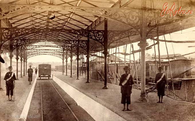 Железная дорога (поезда, паровозы, локомотивы, вагоны) - Вокзал в Коломбо