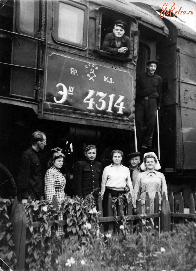 Железная дорога (поезда, паровозы, локомотивы, вагоны) - У паровоза Эш-4314 Ярославской ж.д.