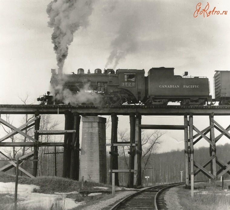 Железная дорога (поезда, паровозы, локомотивы, вагоны) - Паровоз №3722 с поездом на путепроводе