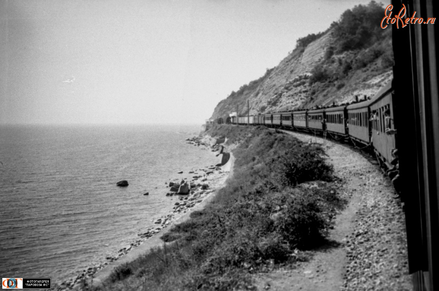 Железная дорога (поезда, паровозы, локомотивы, вагоны) - Поезд на черноморском побережье