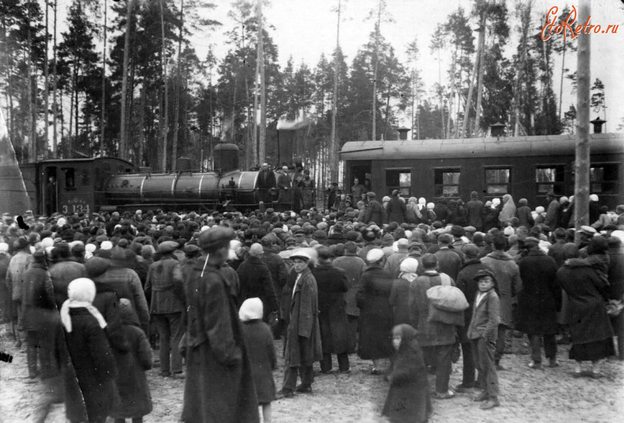 Железная дорога (поезда, паровозы, локомотивы, вагоны) - Прибытие первого пригородного поезда под паровозом З.134 в пос.Лопатино