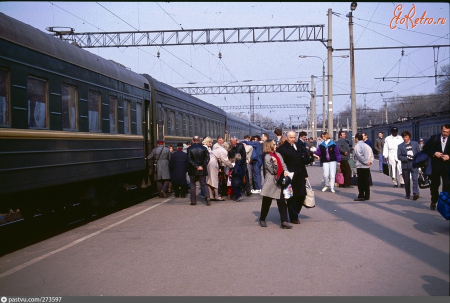Минск - На перроне вокзала Минск-Пассажирский (Мінск-Пасажырскі)