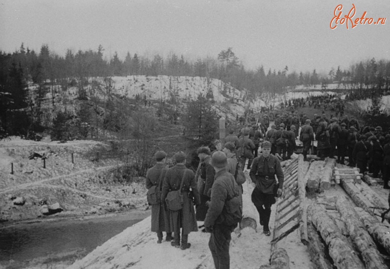 Войны (боевые действия) - Саперы на строительстве моста в районе финляндской пограничной заставы Япинен