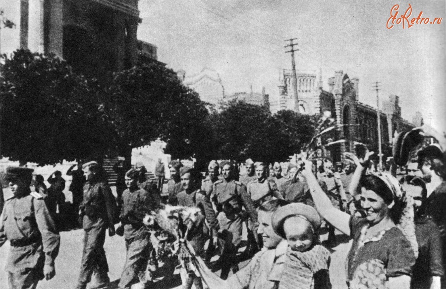 Войны (боевые действия) - Один из десяти Сталинских ударов: Ясско-Кишинeвская операция. Освобождение Молдавии.