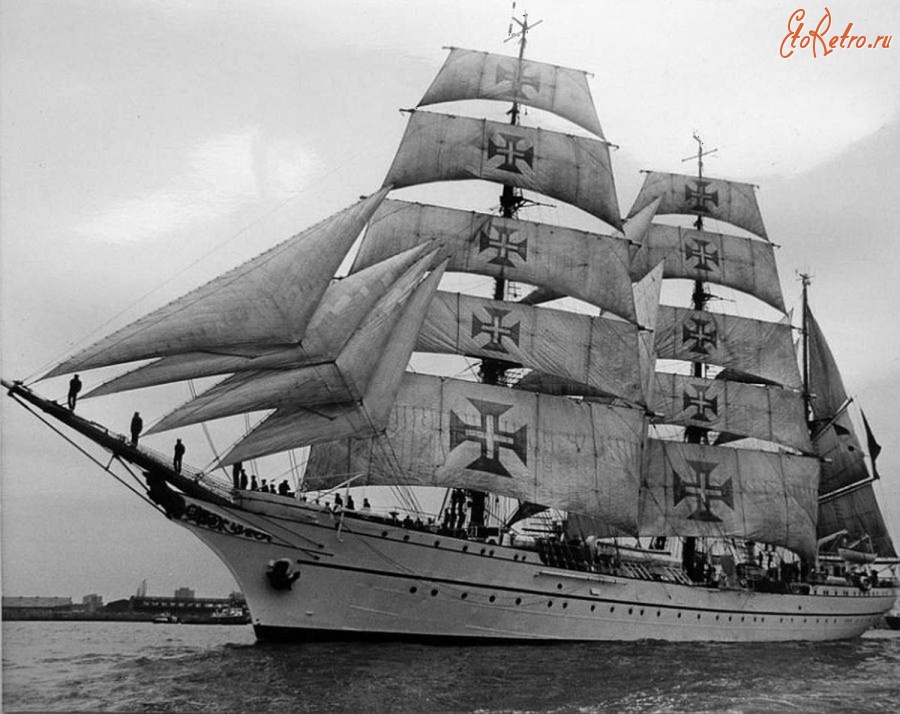 Корабли - Португальский «Sagres», бывший «Albert Leo Schlageter»