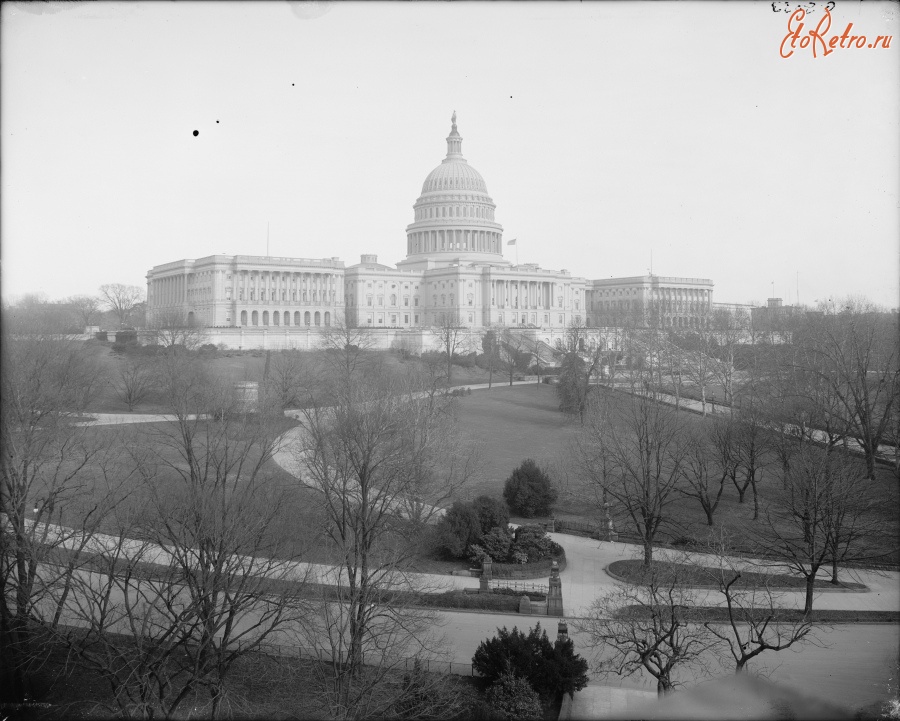 Вашингтон - West front of the Capitol Building around США , Вашингтон (округ Колумбия)