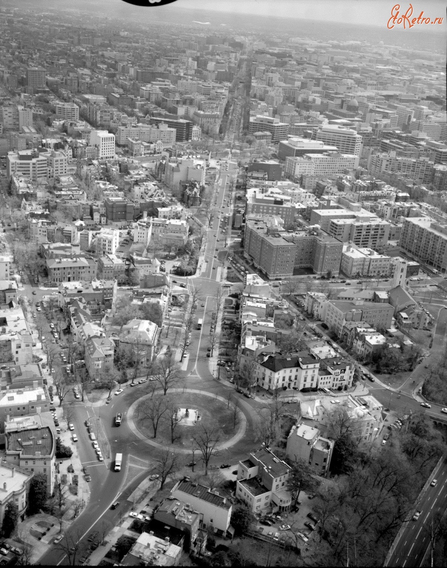 Вашингтон - Aerial view southeast along the Massachusetts Avenue Corridor from Sheridan Circle – Massachusetts Avenue, Washington, США , Вашингтон (округ Колумбия)