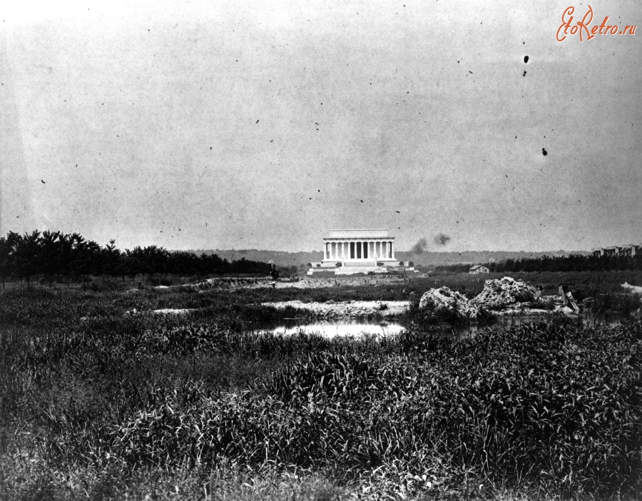 Вашингтон - Lincoln Memorial Surrounded by Swamp США , Вашингтон (округ Колумбия)