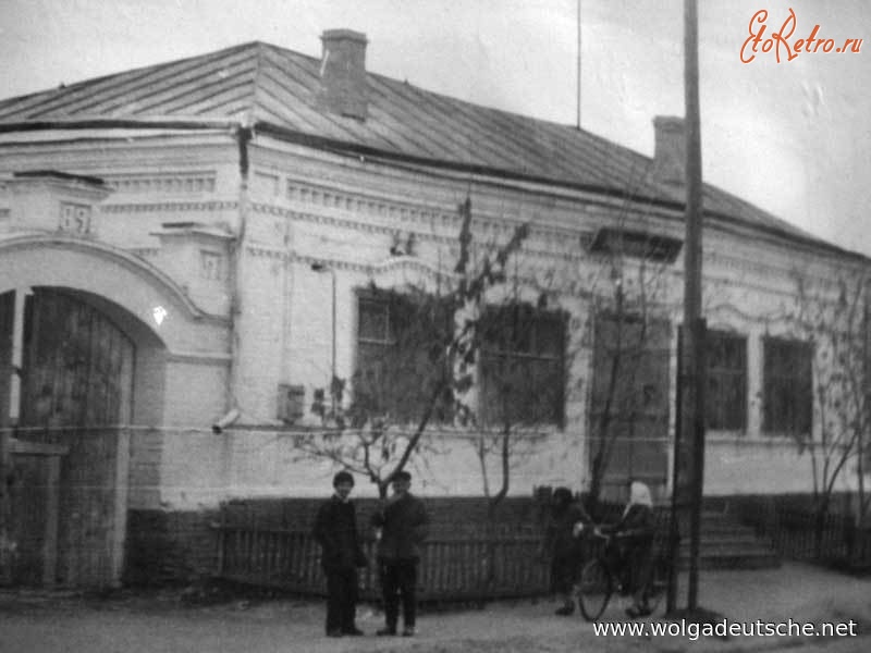 Линево - Хозяйственный магазин . Год постройки 1897. Фото 1960  п. Линёво (бывшая немецкая колония Гуссенбах) Жирновского района Волгоградской области.