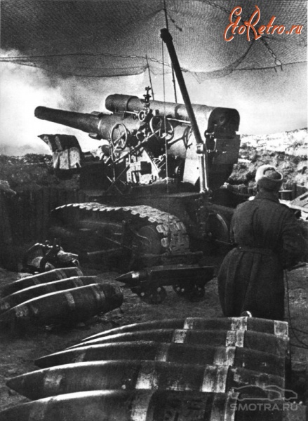 Военная техника - На позиции советской 203-мм гаубицы Б-4.