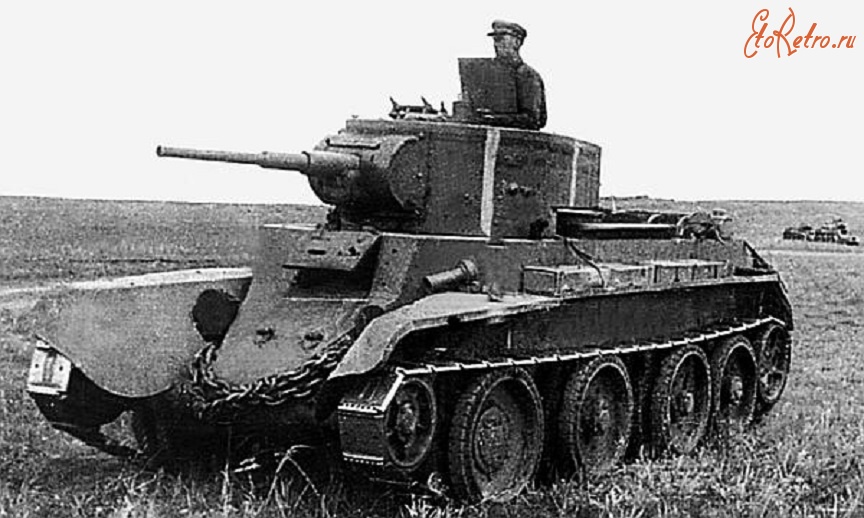 Военная техника - Танк БТ-7 6-й танковой бригады выходит на рубеж атаки. Район реки Халхин-гол, 1939 год