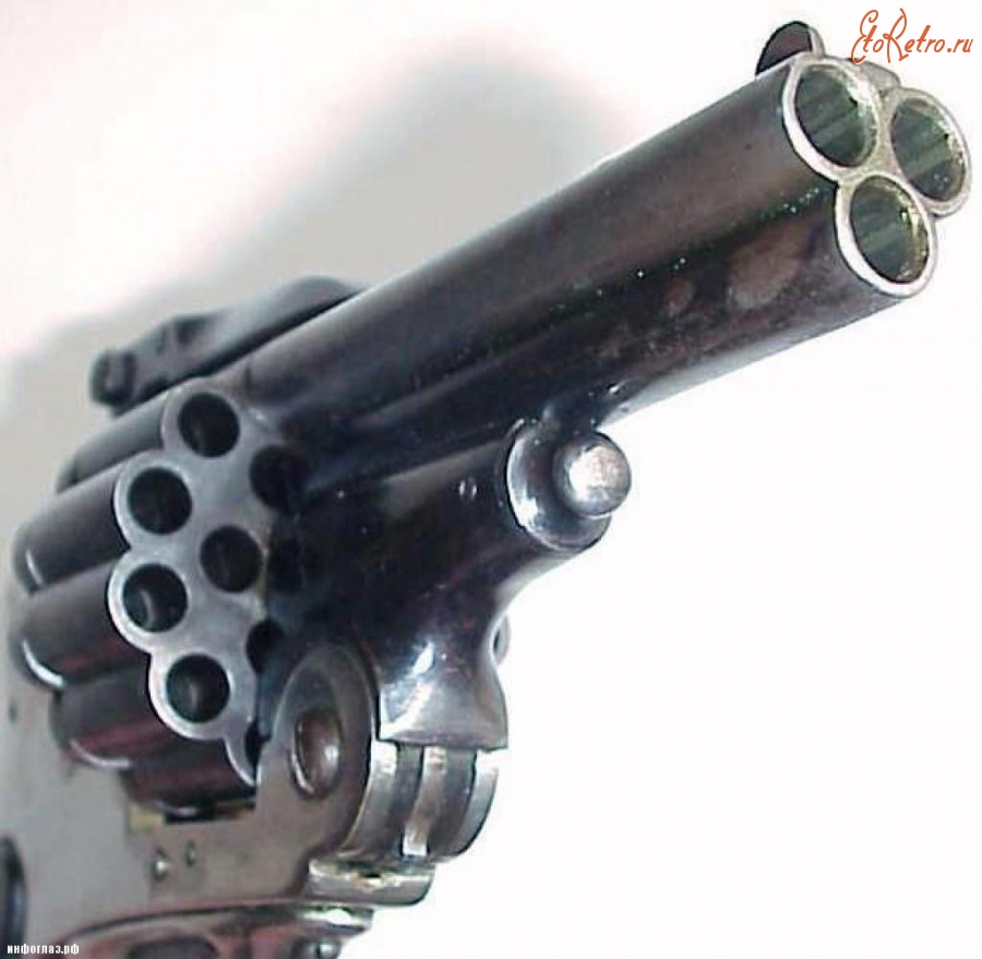 Военная техника - Трехствольный 18-зарядный револьвер.