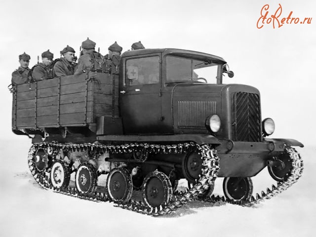 Военная техника - Экспериментальный гусеничный тягач на шасси танка Т-40,кабина от ГАЗ АА