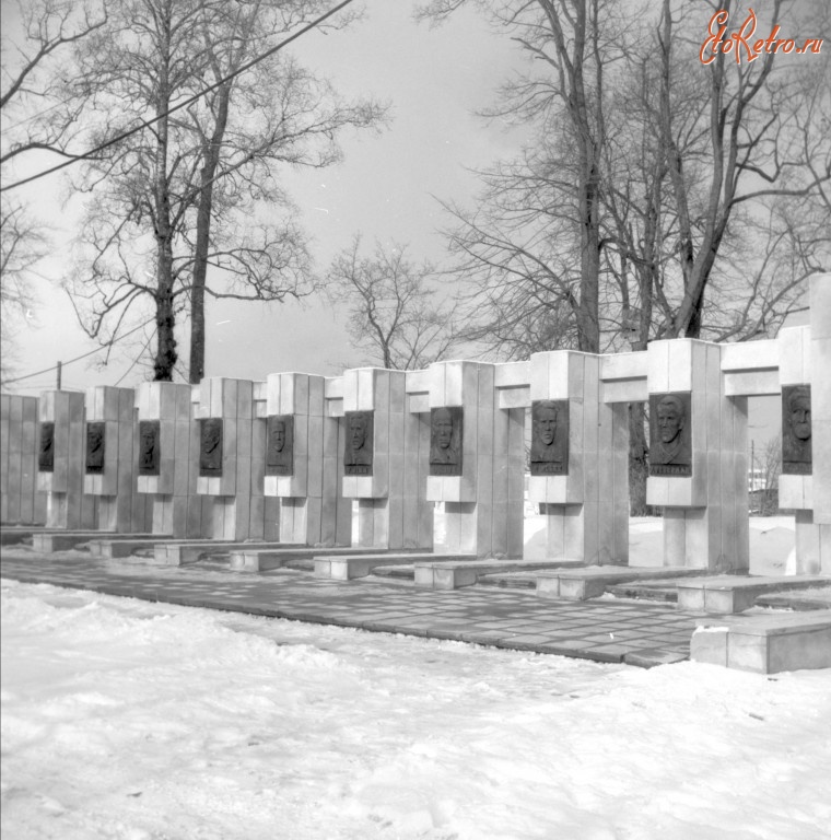 Йыхви - Памятник ветеранам революционного движения