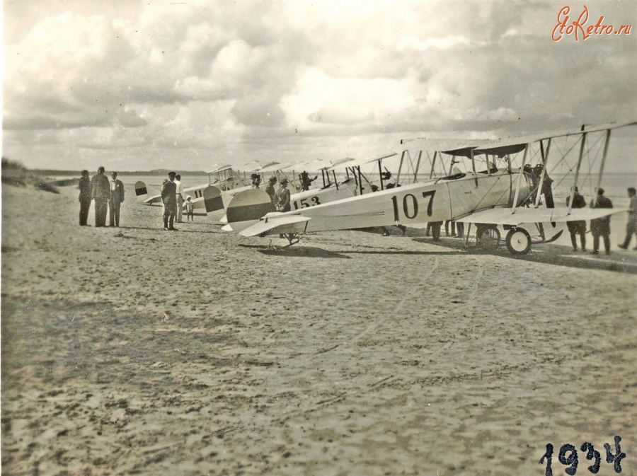Нарва - Самолеты Avro 504R на пляже Naroova-Joesuu.