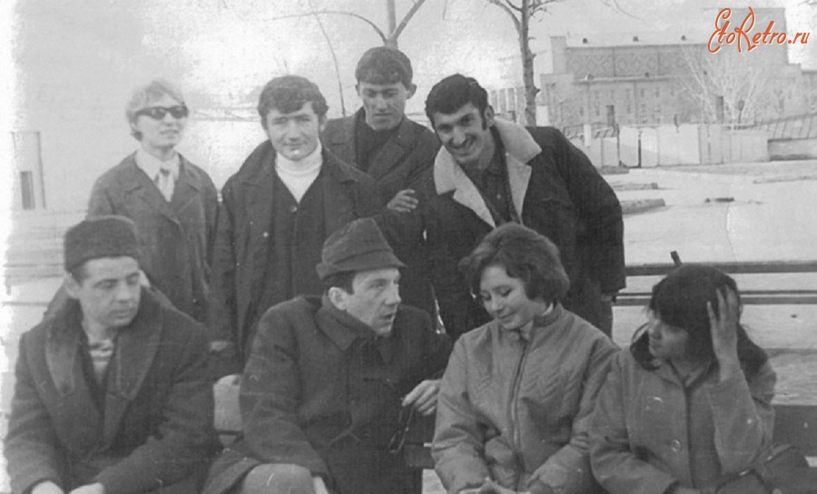 Актеры, актрисы - кино и театра - Раднэр Муратов и Савелий Крамаров во время съёмок «Джентльменов удачи», 1971 год