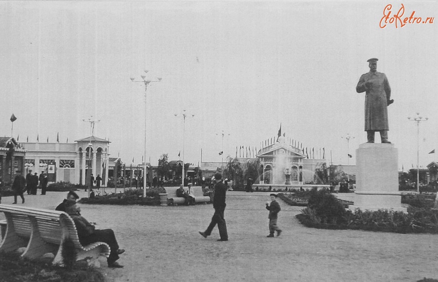 Курск - Памятник Сталину в Курске.