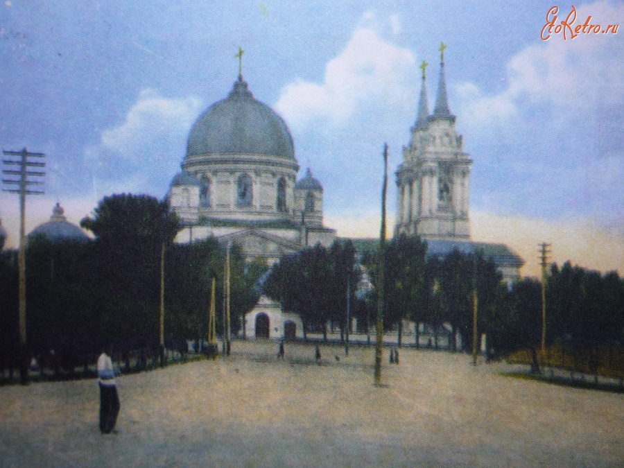 Курск - Красная площадь.вид на Знаменский собор