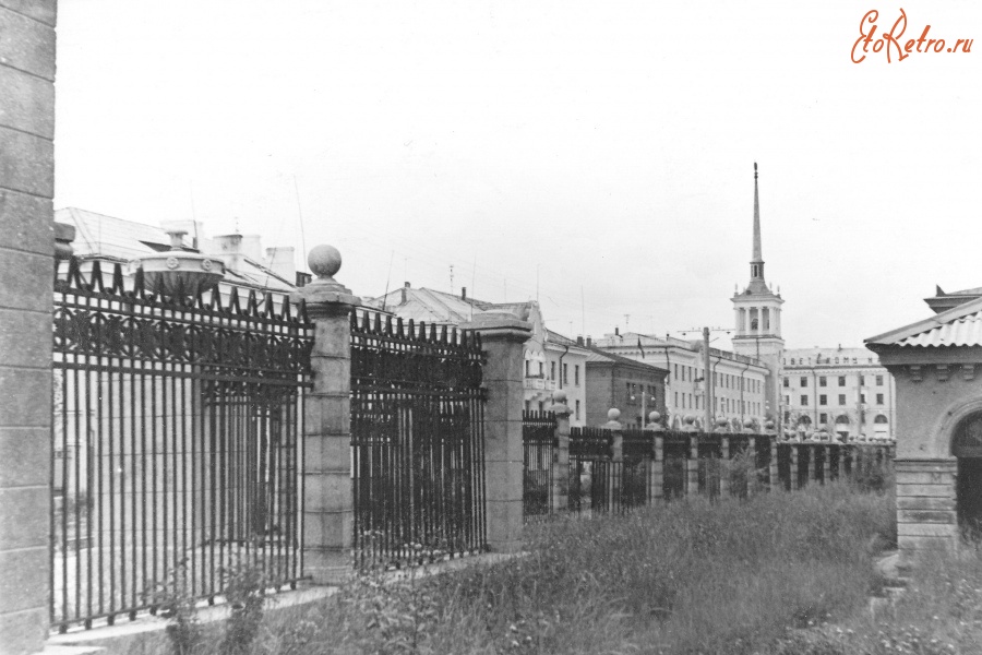 Ангарск - Вид на шпиль из парка в июле 1960 г.