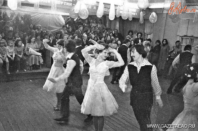 Биробиджан - Конкурс бальных танцев - на переднем плане Елена Антонова. 1980 год