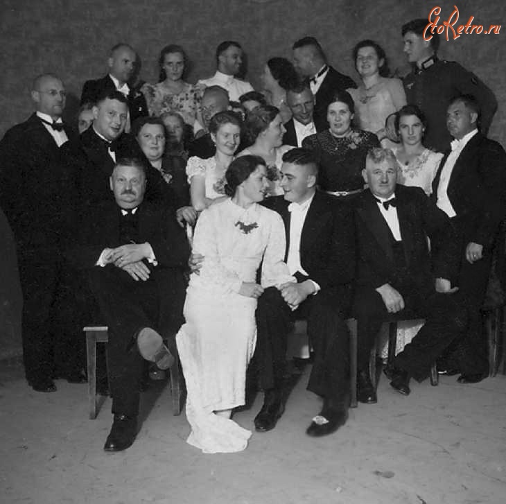 Калининградская область - Черняховский р-н, Ельники. Свадебный снимок Бейер и Тройке 24 июля 1939 года.