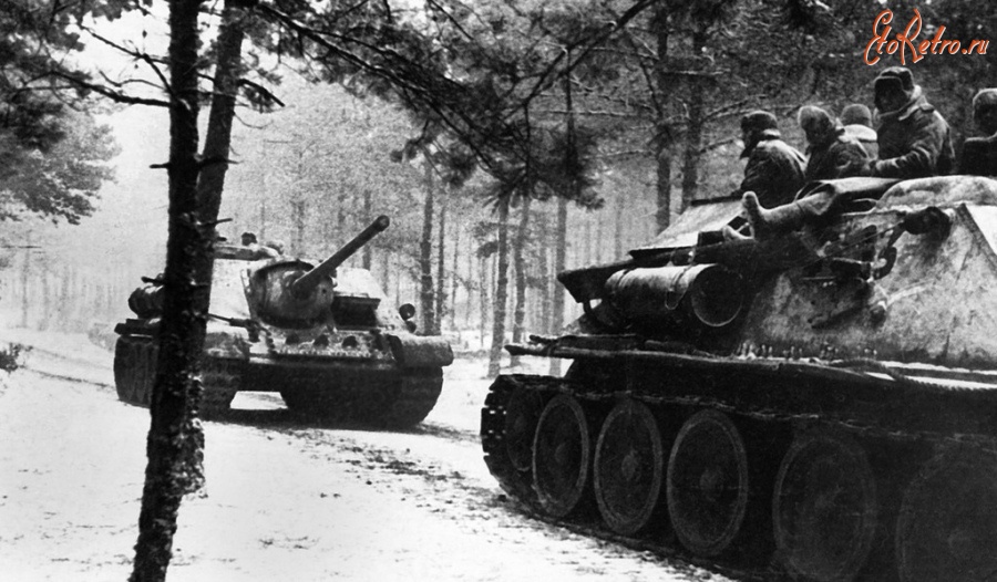 Калининградская область - Колонна САУ СУ-85 на марше в Восточной Пруссии Январь 1945 года