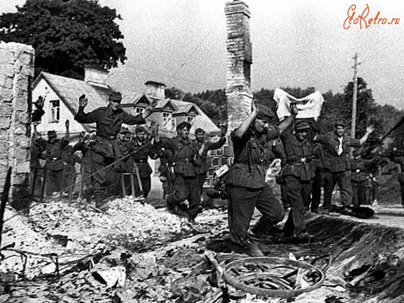 Калининград - Калининград (до 1946 г. Кёнигсберг).  Немцы сдаются в плен.
